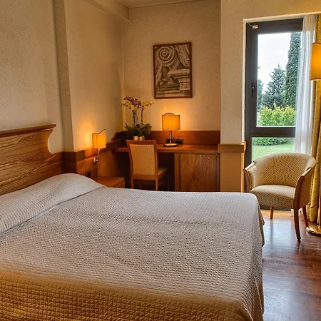 Hotel Bv Grand