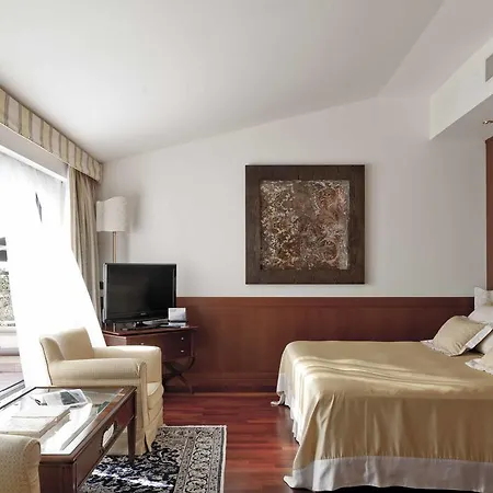 Bv Grand Hotel 4*