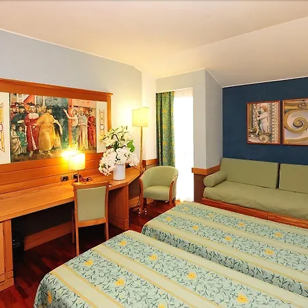 Hotel Bv Grand