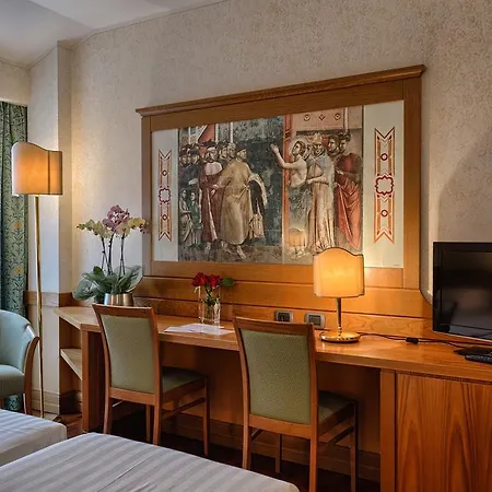 Hotel Bv Grand