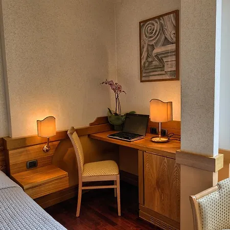 Hotel Bv Grand