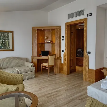 Hotel Bv Grand 4*
